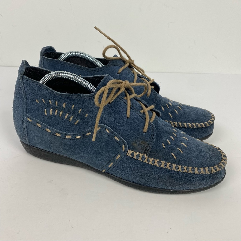 Minnetonka Navy Blue Suede Lace-Up Moccasins with Tan Accents